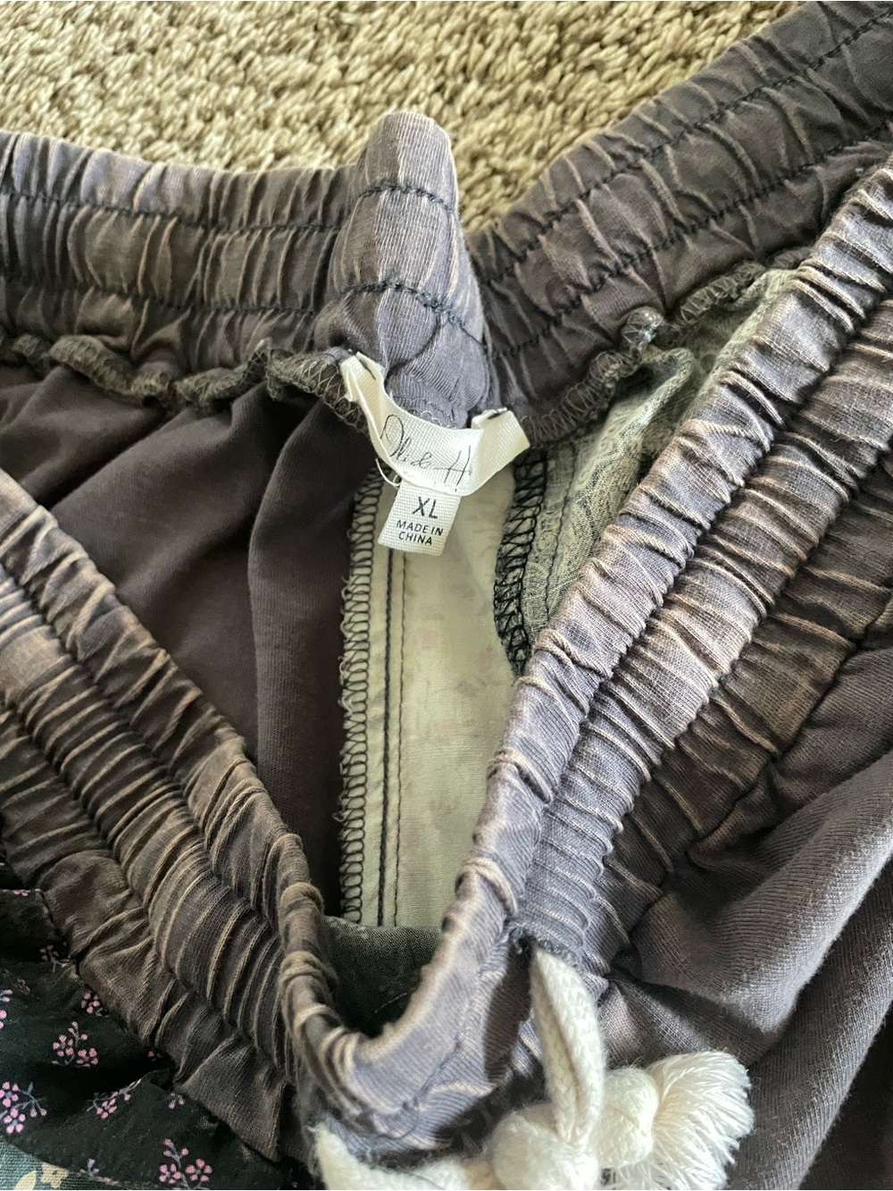 Boho Patchwork woman’s Pants in Gray Oli and Hali - Picture 5 of 8